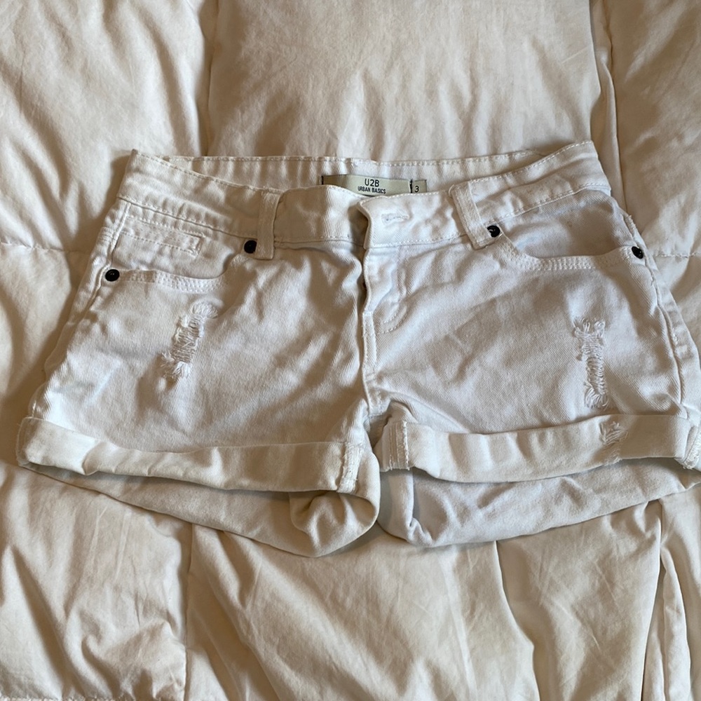 white denim jean shorts, Size 3